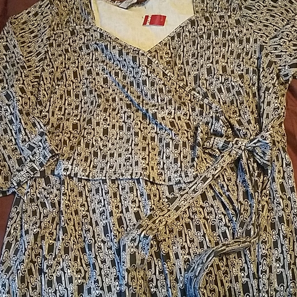 Soft by AVENUE wrap dress b&w chain print - Picture 3 of 3